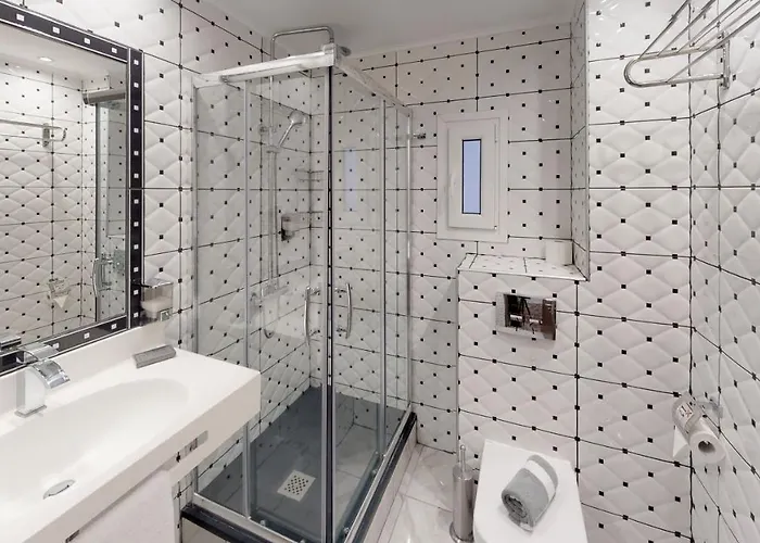 Luxury Living And Apartament