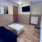 דירה Luxury Living And *